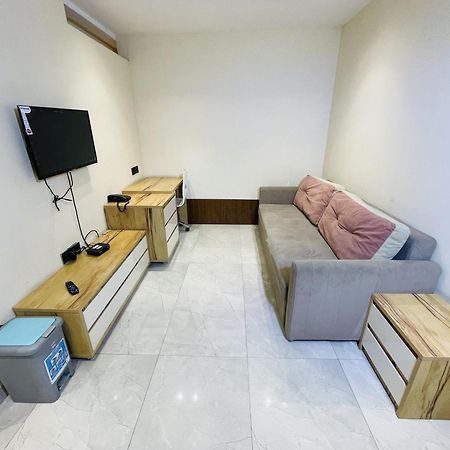 Stayez Studio Apartments Indore Eksteriør billede