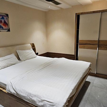 Stayez Studio Apartments Indore Eksteriør billede