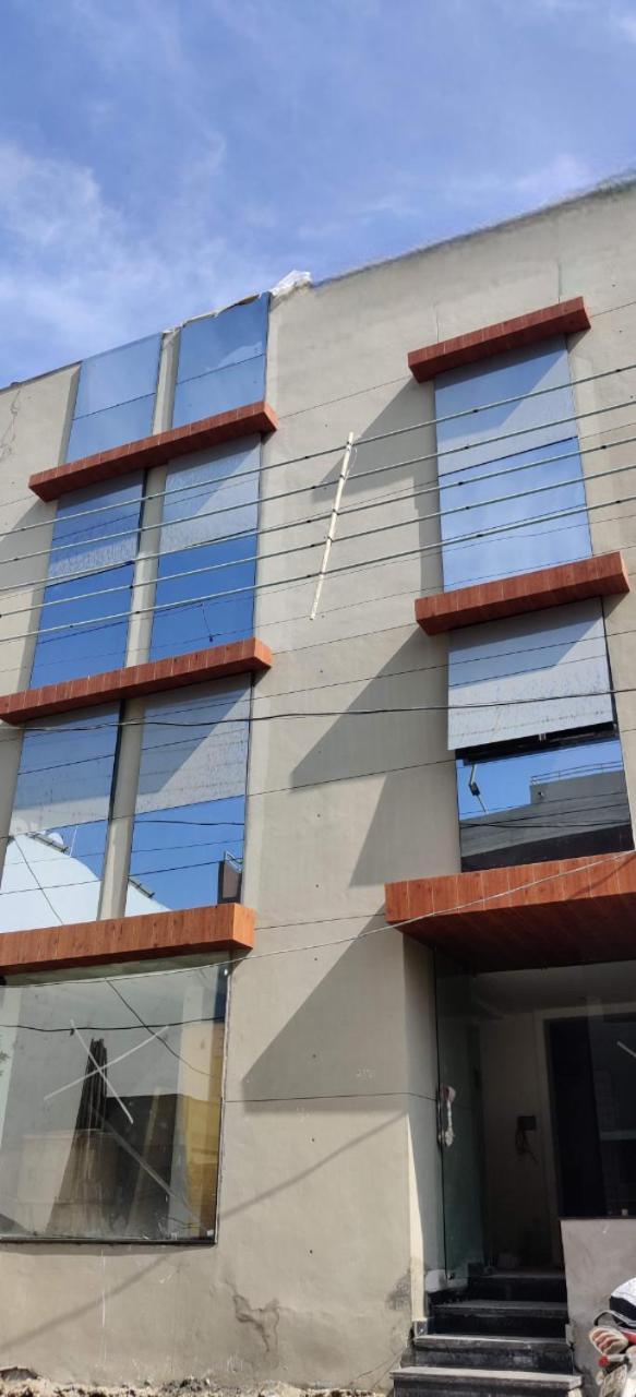 Stayez Studio Apartments Indore Eksteriør billede