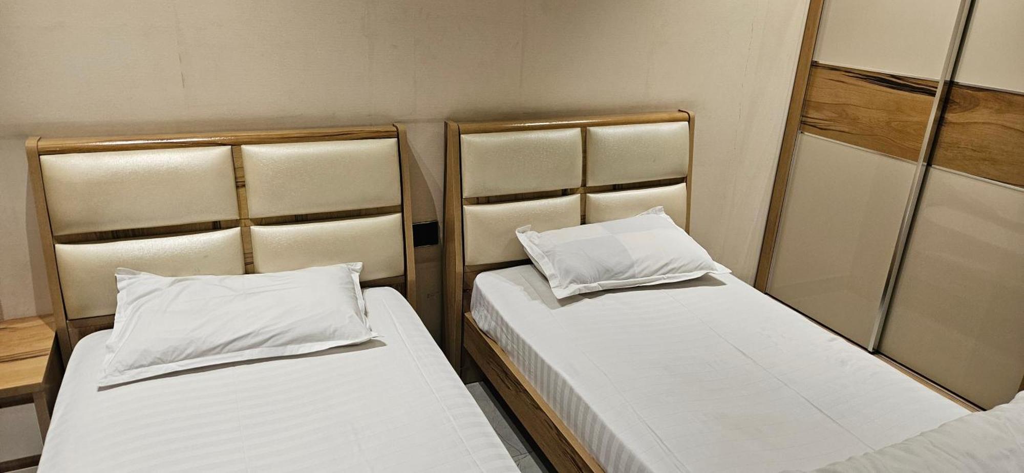 Stayez Studio Apartments Indore Eksteriør billede
