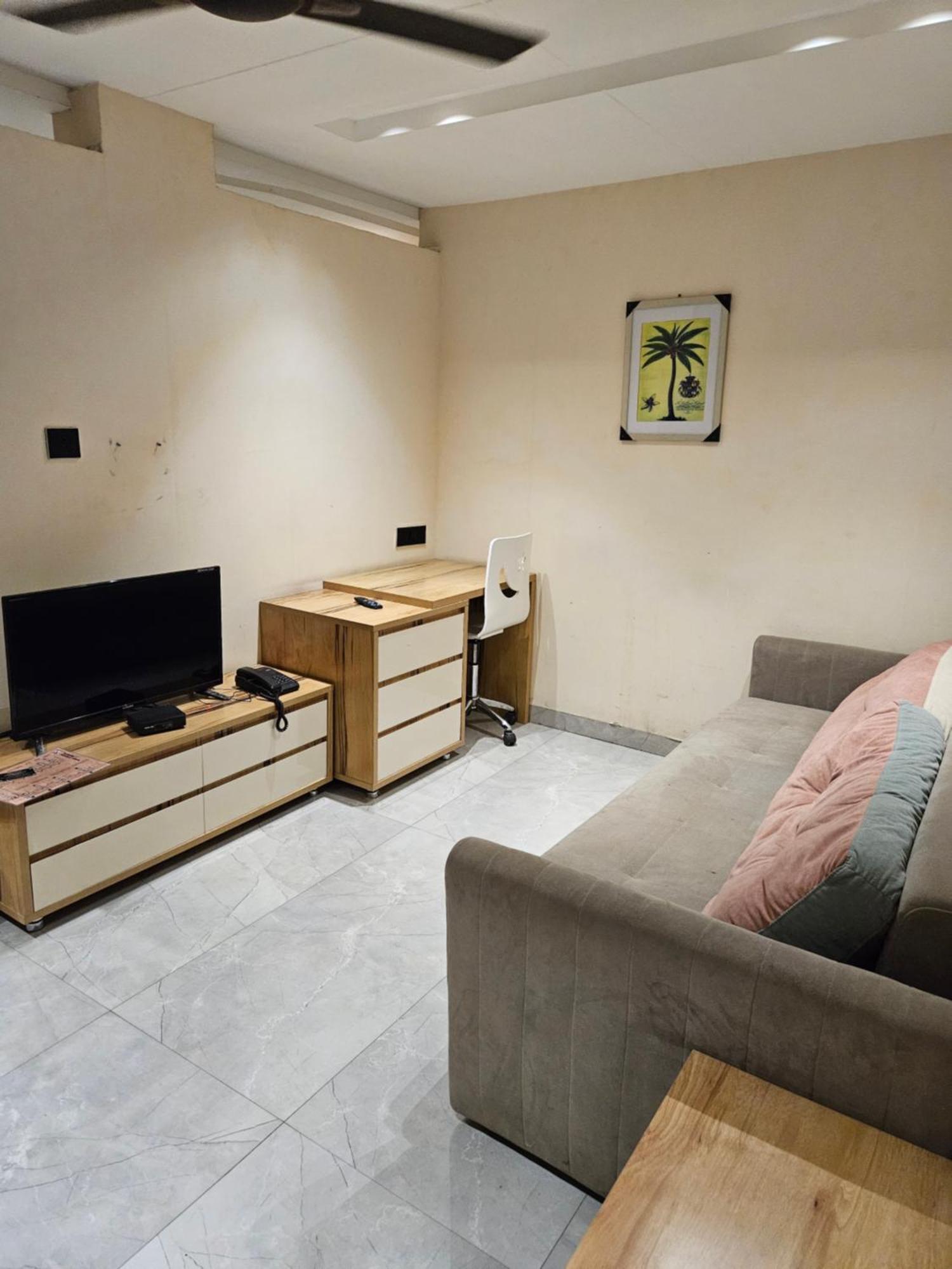 Stayez Studio Apartments Indore Eksteriør billede