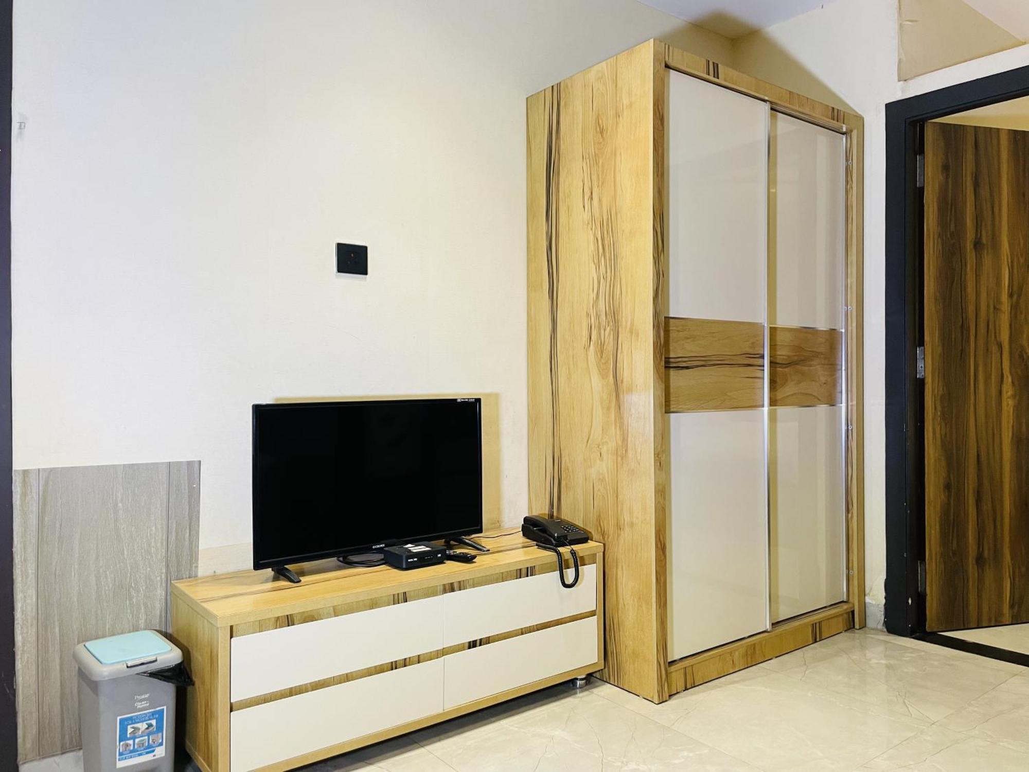 Stayez Studio Apartments Indore Eksteriør billede