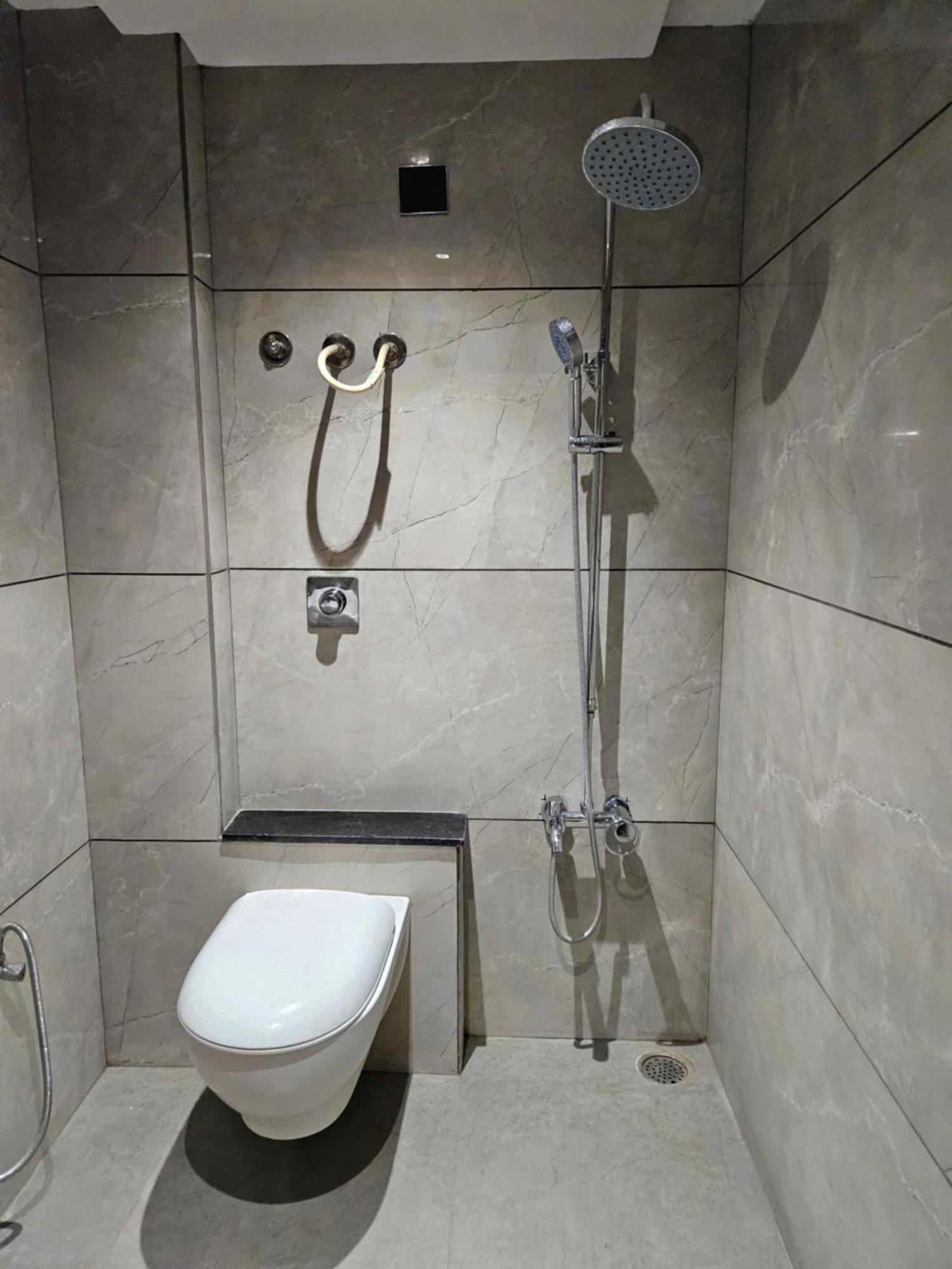 Stayez Studio Apartments Indore Eksteriør billede