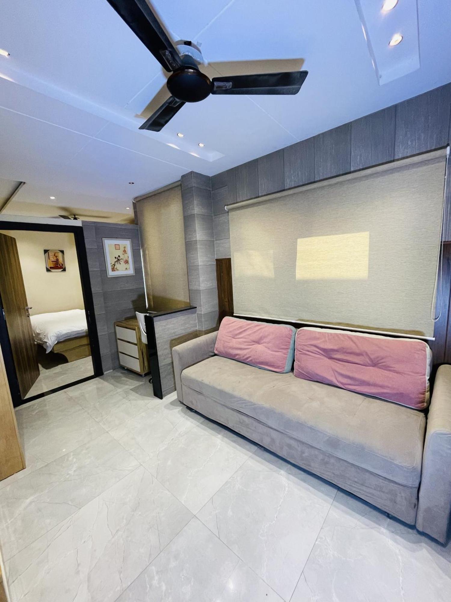Stayez Studio Apartments Indore Eksteriør billede