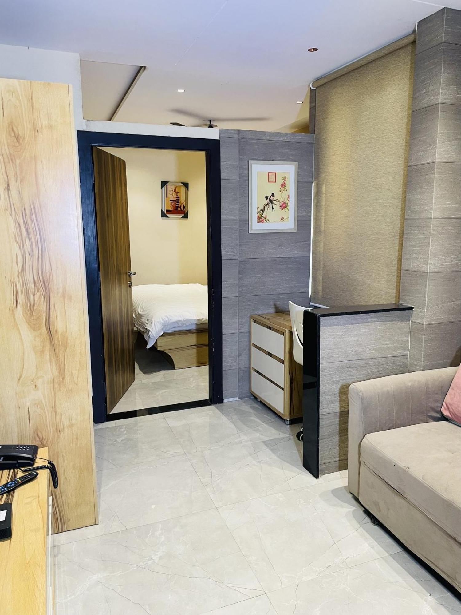 Stayez Studio Apartments Indore Eksteriør billede