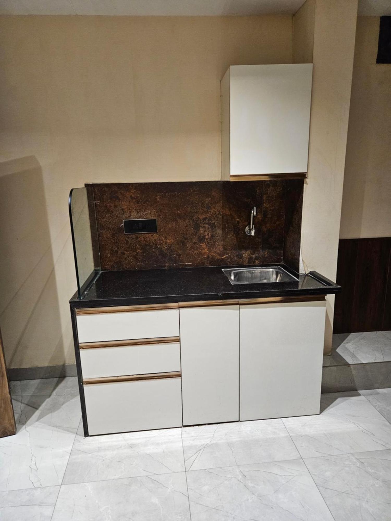Stayez Studio Apartments Indore Eksteriør billede