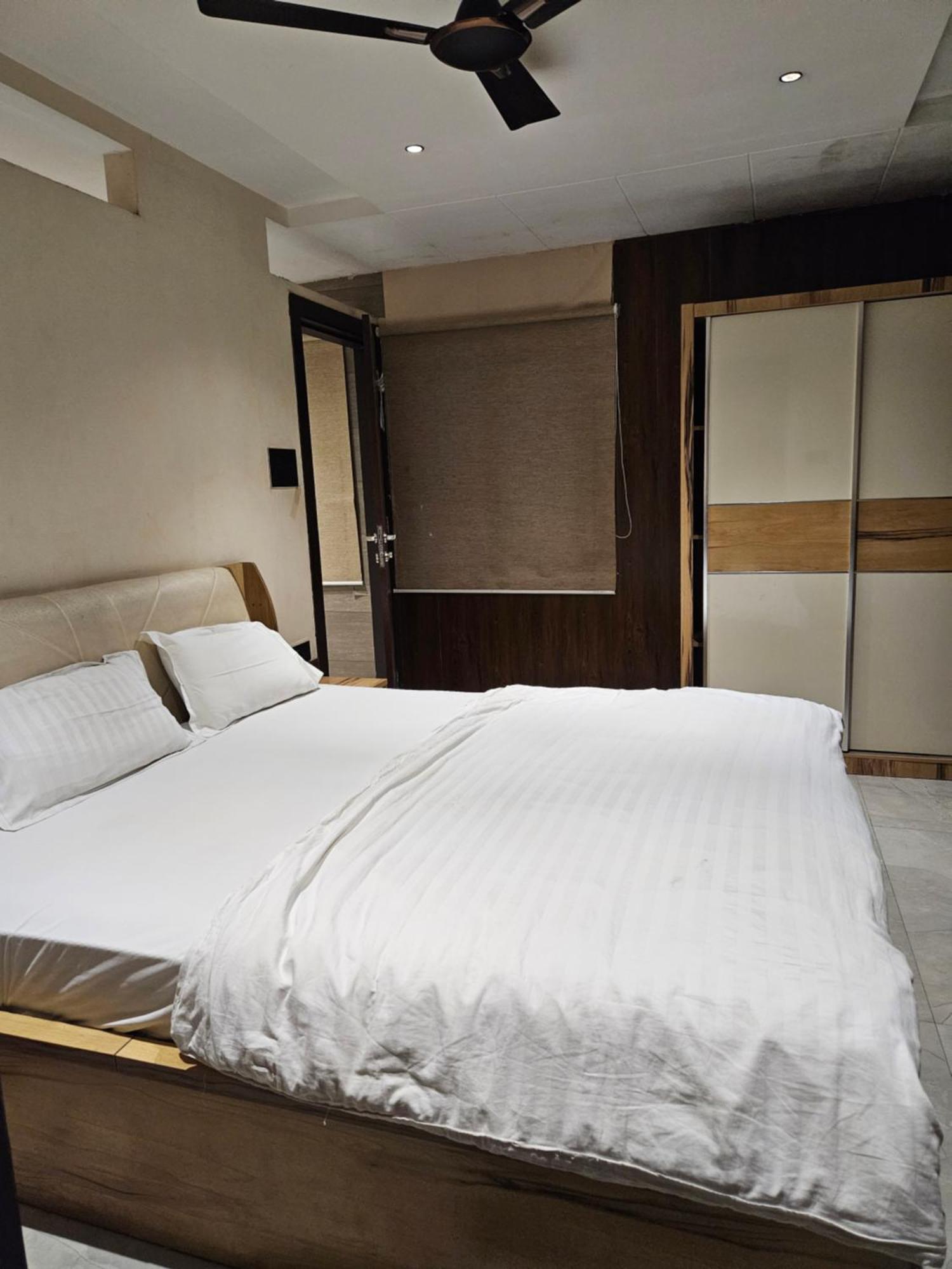 Stayez Studio Apartments Indore Eksteriør billede