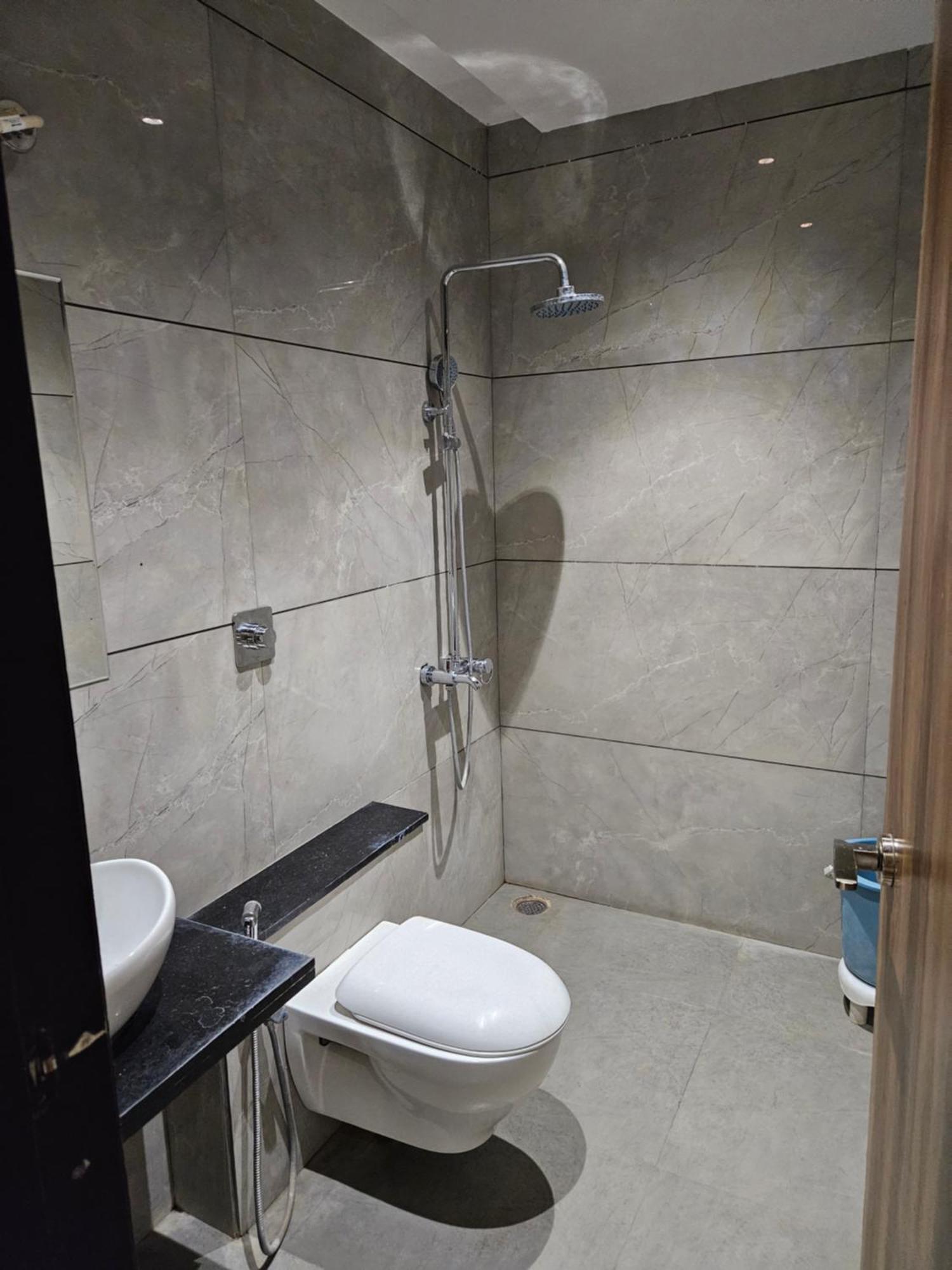 Stayez Studio Apartments Indore Eksteriør billede