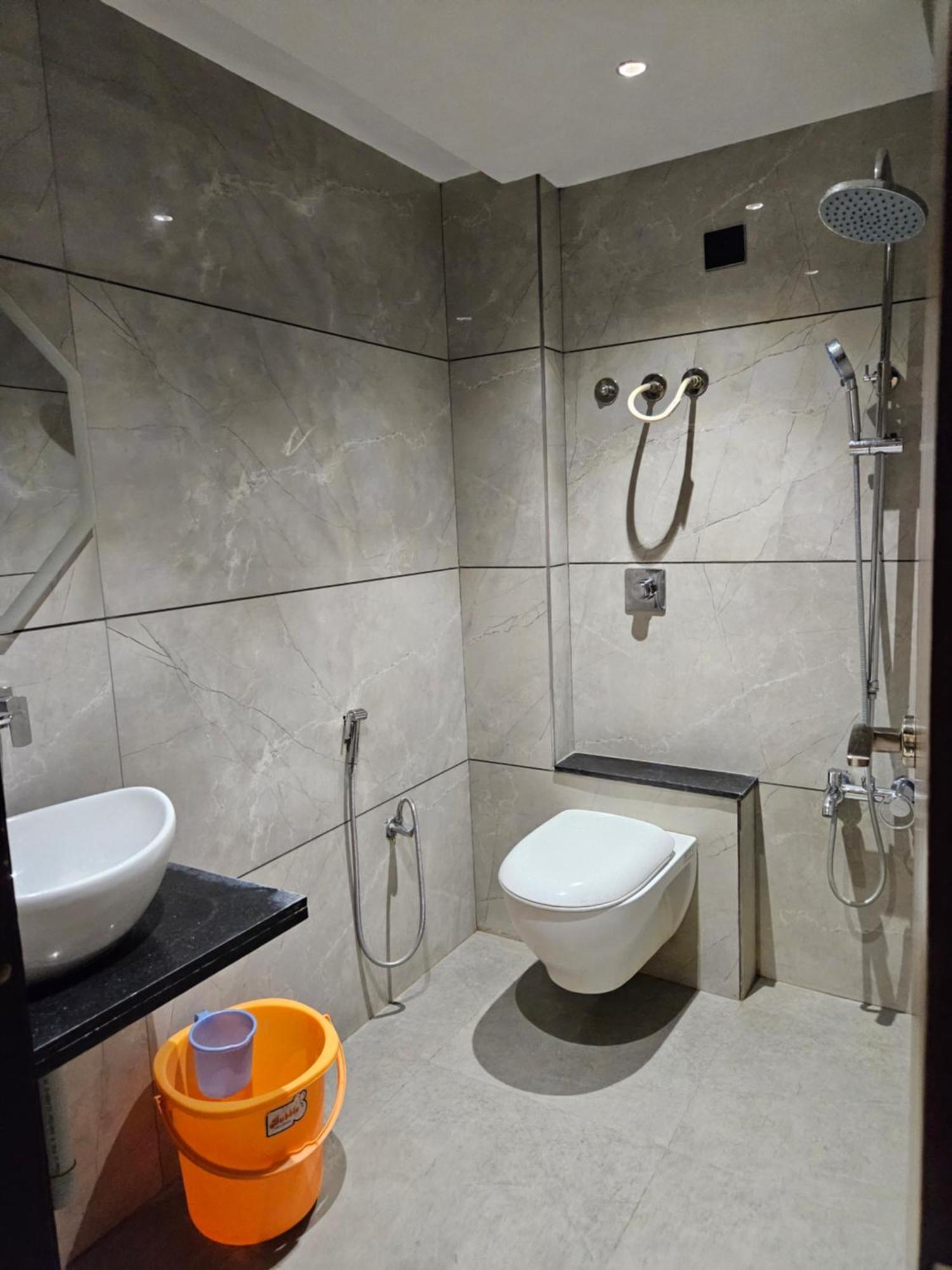 Stayez Studio Apartments Indore Eksteriør billede