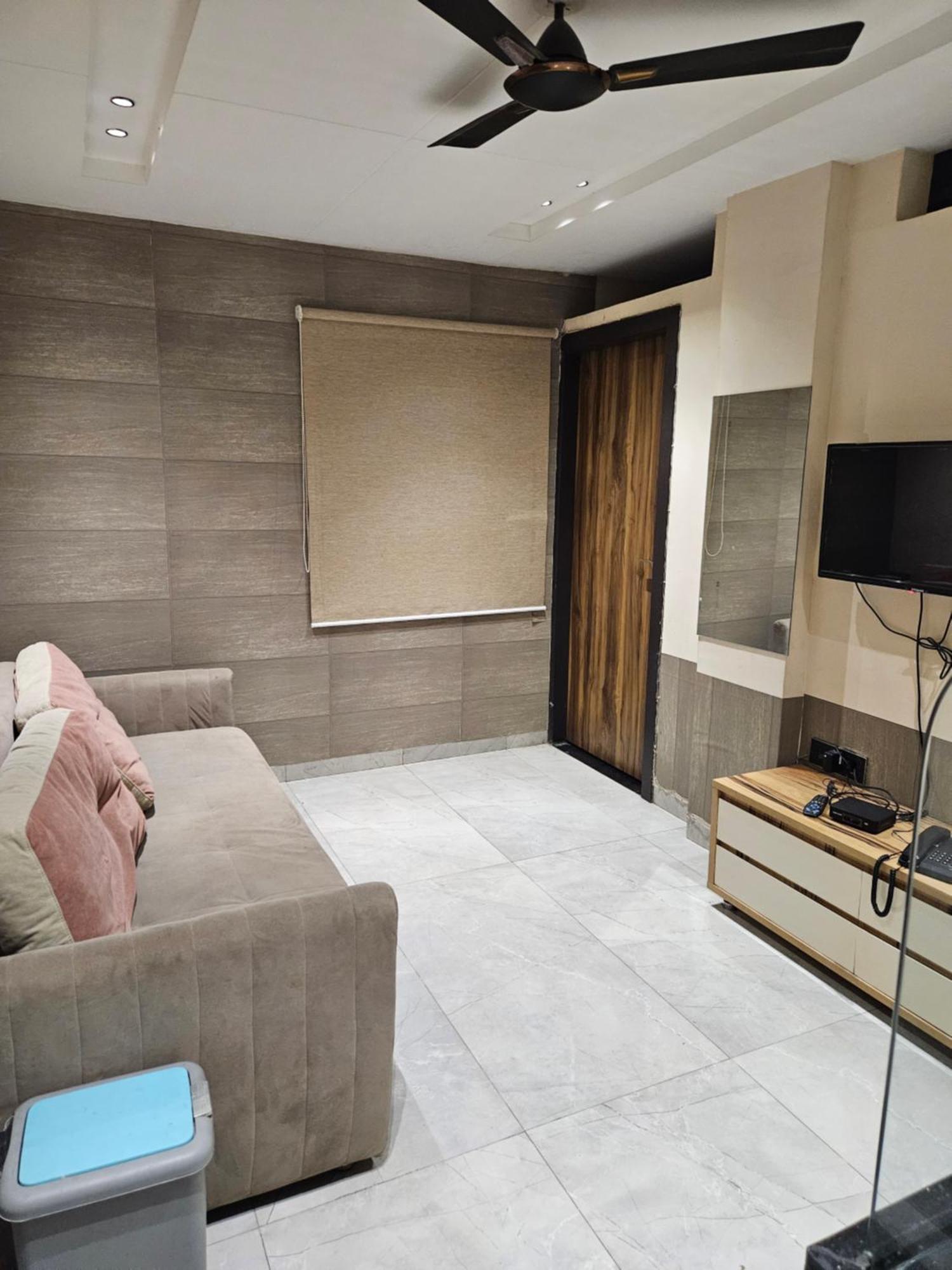 Stayez Studio Apartments Indore Eksteriør billede